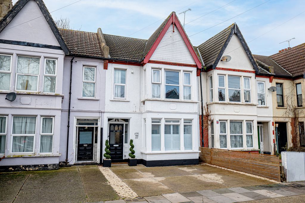 Property photo 1 of 24