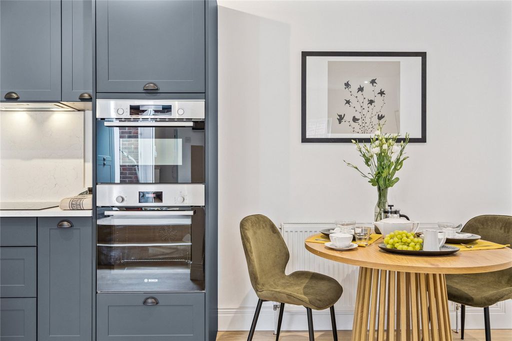 Property photo 3 of 7 * Show Home