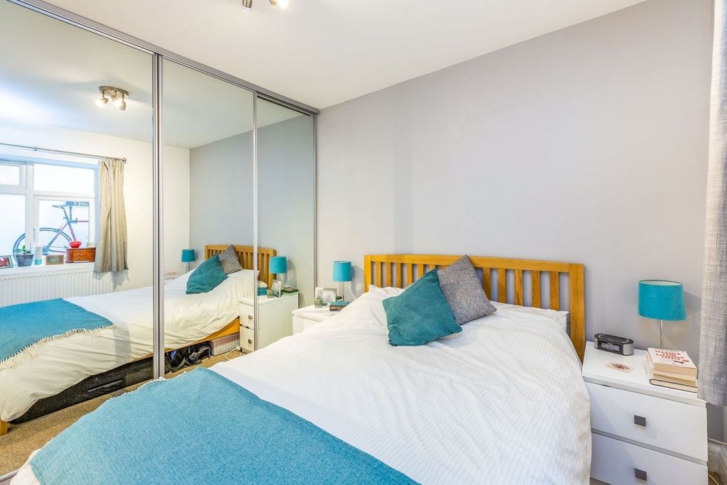 Property photo 3 of 4