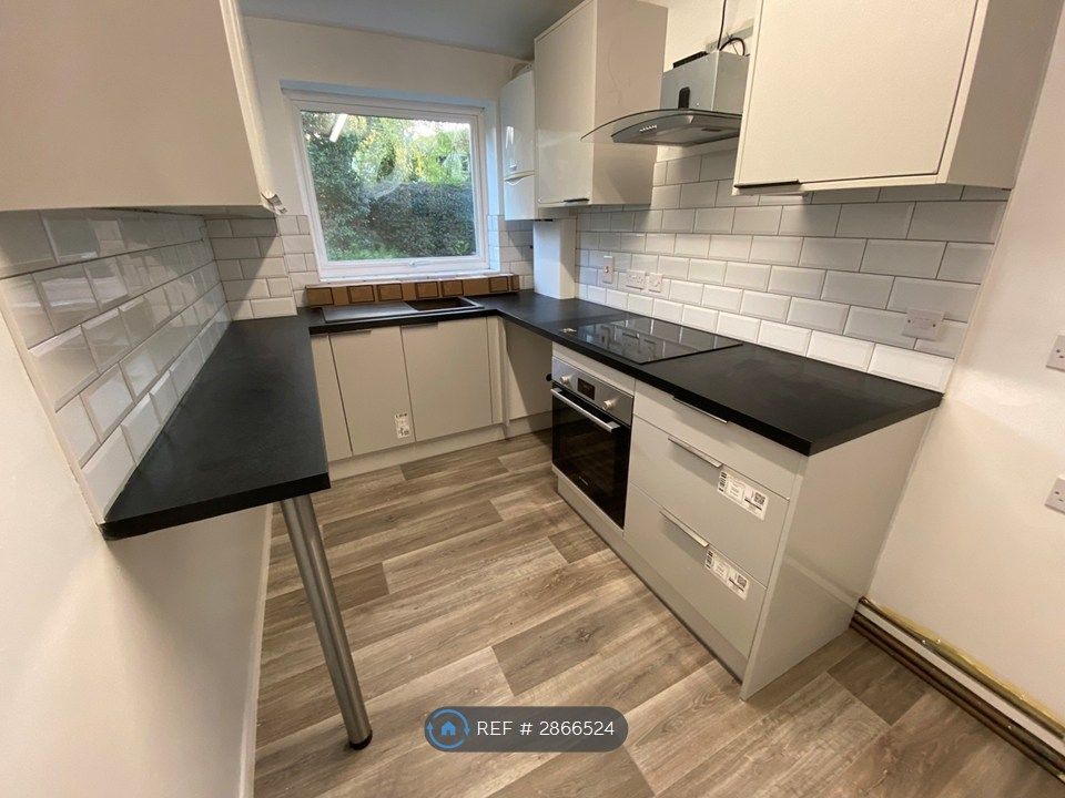 Property photo 1 of 9 Kitchen