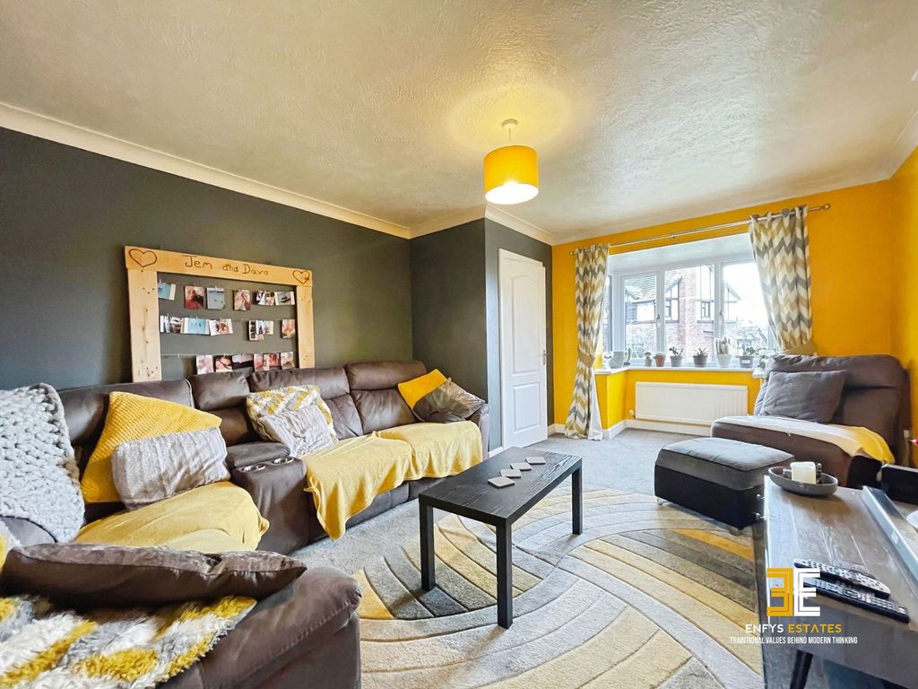 Property photo 3 of 35