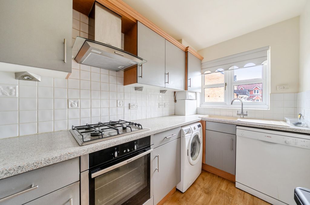 Property photo 2 of 17 1520496-12-6Ab100...