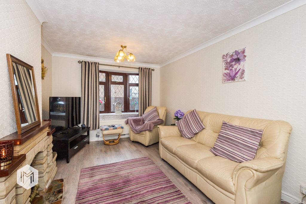 Property photo 3 of 18 Picture No. 07