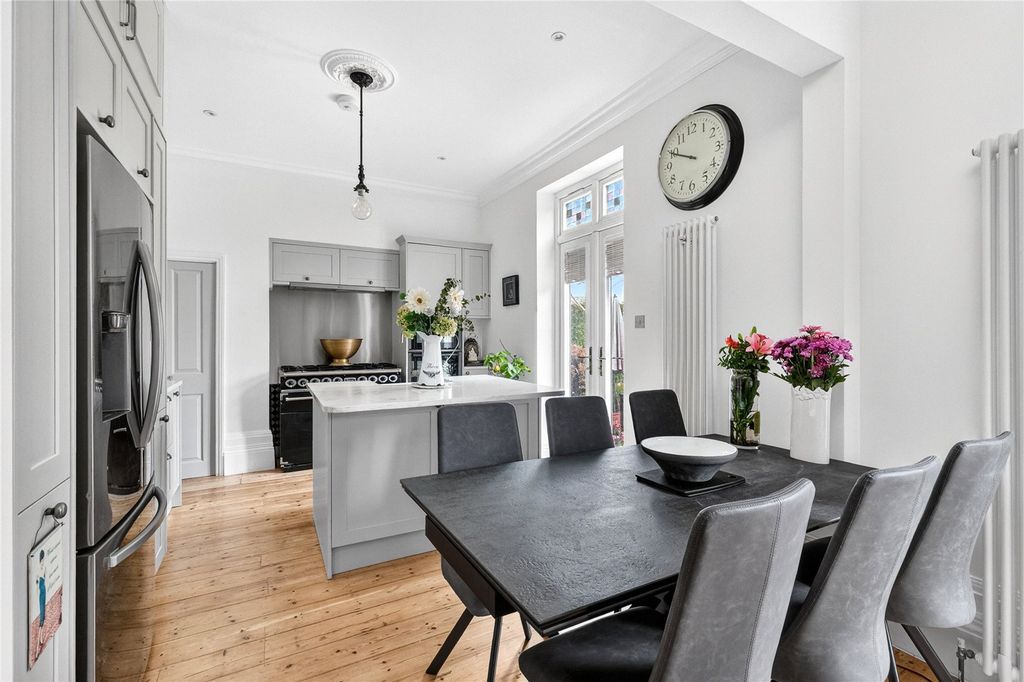 Property photo 3 of 20 Kitchen/Dining