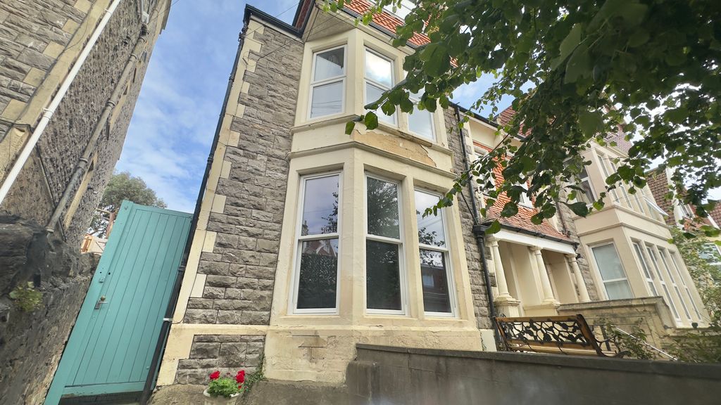 Property photo 1 of 19 Img_4394