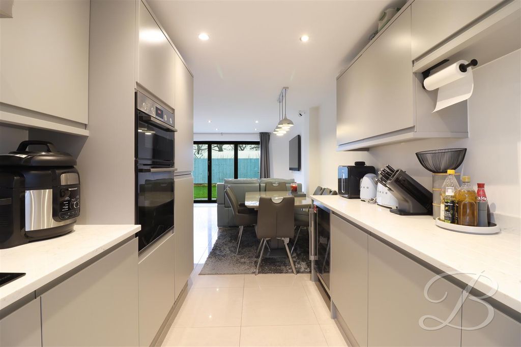 Property photo 2 of 24 Img_2634_1.Jpg