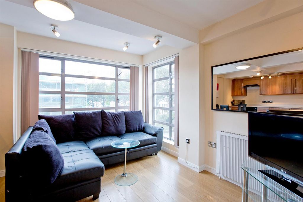 Property photo 3 of 8 3.Jpg