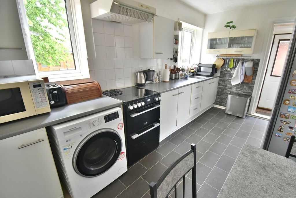 Property photo 2 of 18