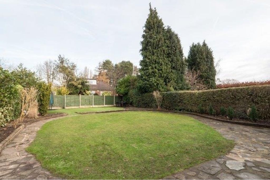 Property photo 2 of 23