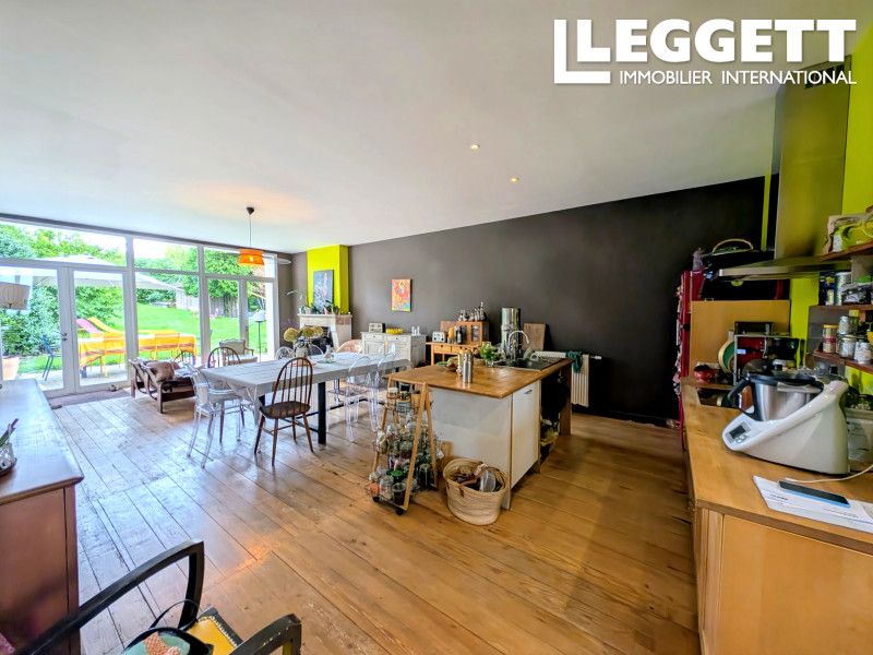 Property photo 2 of 10