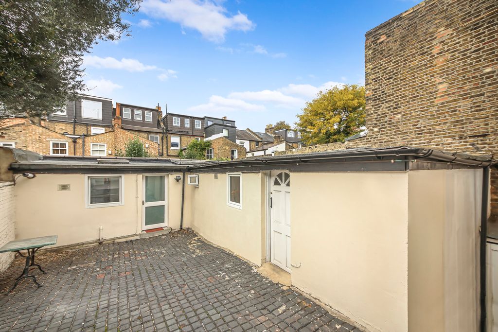 Property photo 3 of 11 Picture No. 05