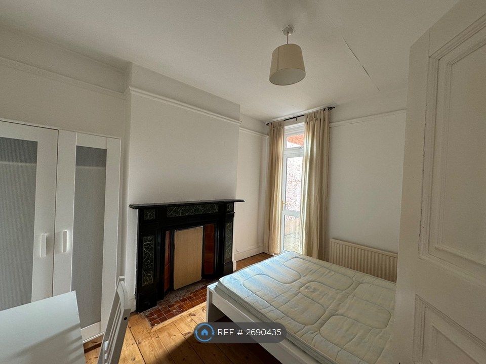 Property photo 3 of 8