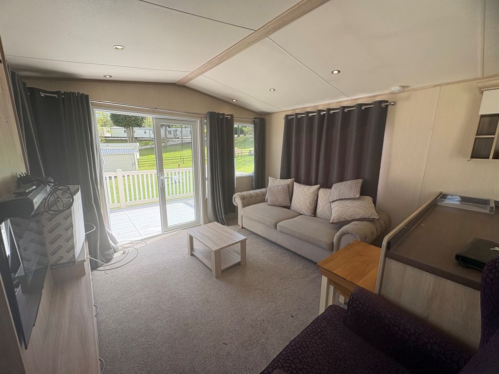 Property photo 3 of 23