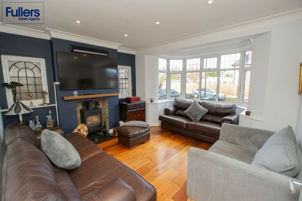 Property photo 3 of 23