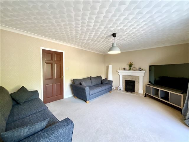 Property photo 2 of 18 Lounge