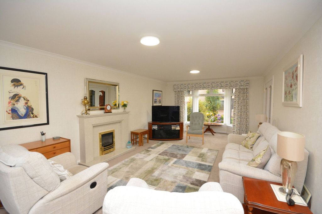 Property photo 2 of 24
