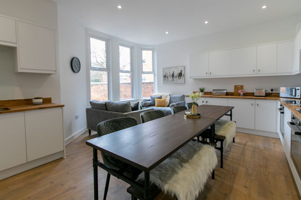 Property photo 2 of 7 Photo 2