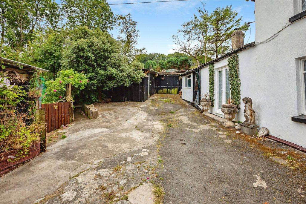 Property photo 2 of 40 Picture No. 23