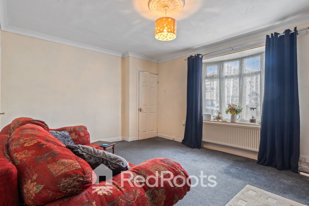 Property photo 3 of 21 4493795