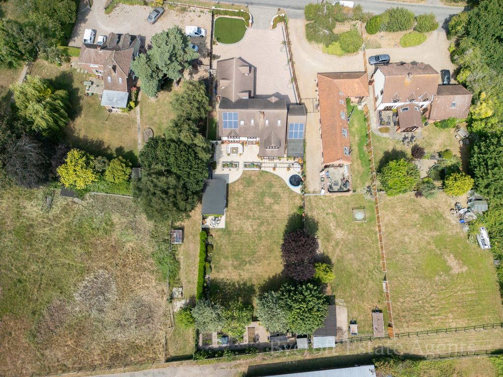 Property photo 2 of 33
