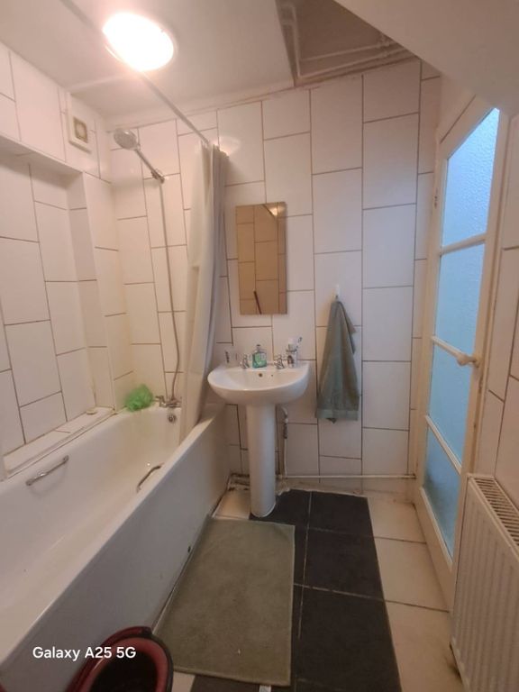 Property photo 3 of 6 Gallery