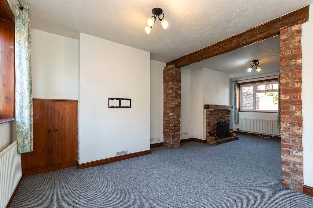 Property photo 2 of 11 Living Room