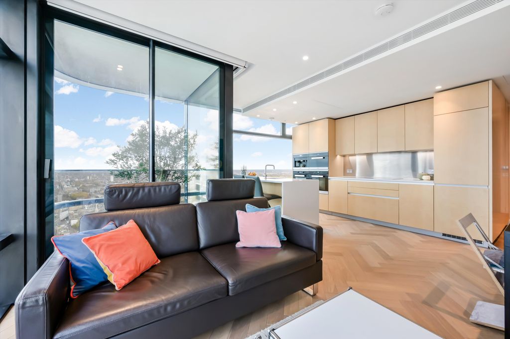 Property photo 3 of 17 Image