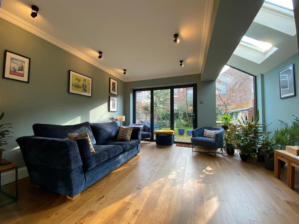 Property photo 3 of 48