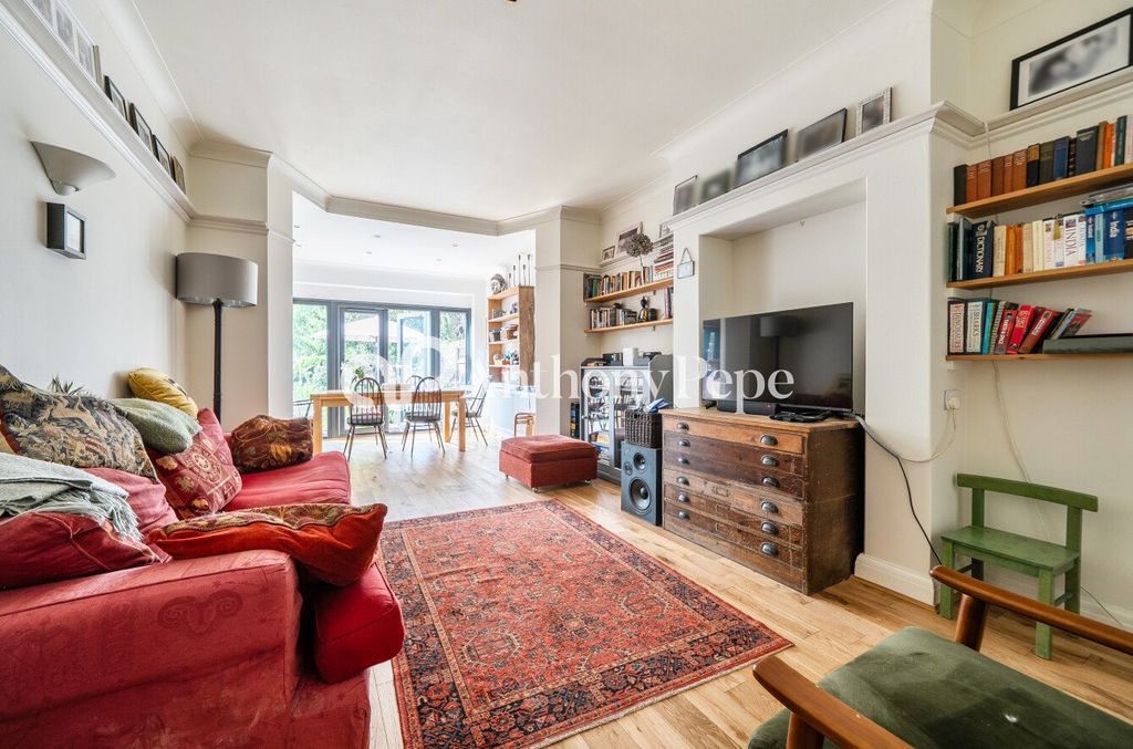 Property photo 3 of 19 Picture No. 03