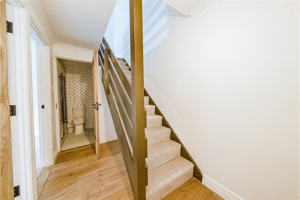 Property photo 3 of 18 Staircase