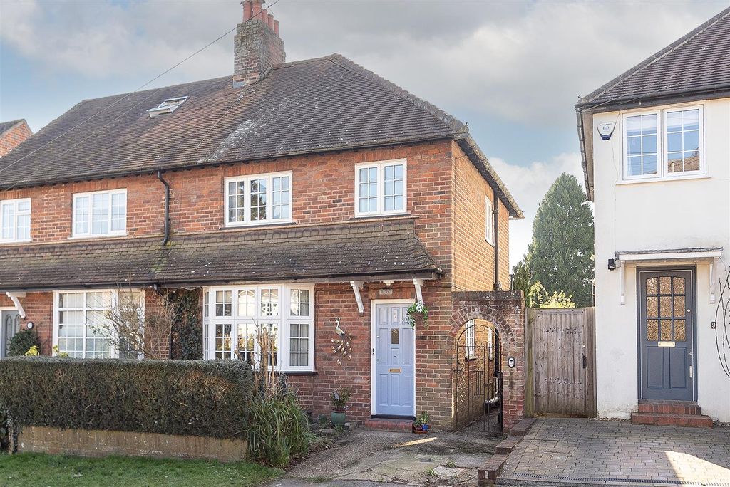 Property photo 1 of 12 9-Barnfield-Road-19-Crop.Jpg