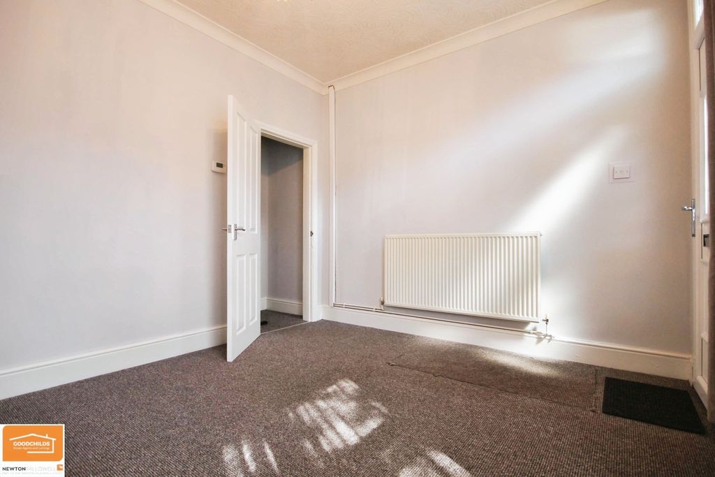 Property photo 2 of 11