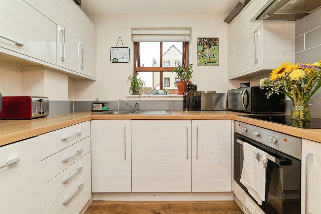 Additional image 7 of 1 bed flat for saleWhitehorse Street, Baldock SG7