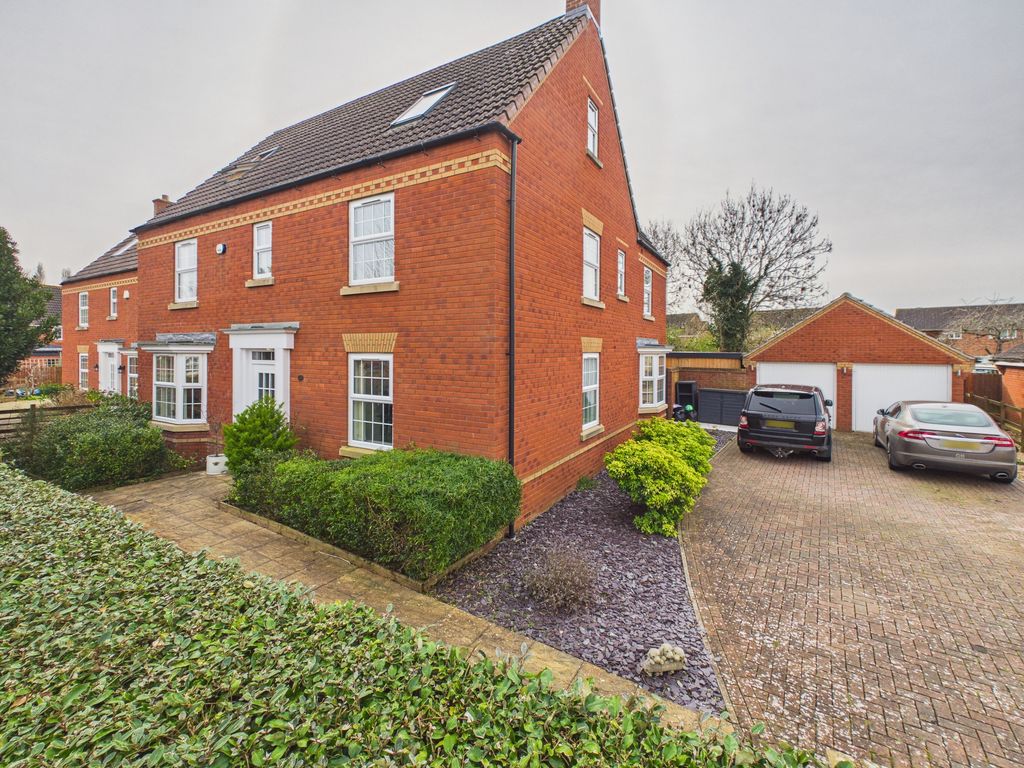 Property photo 1 of 29 Front