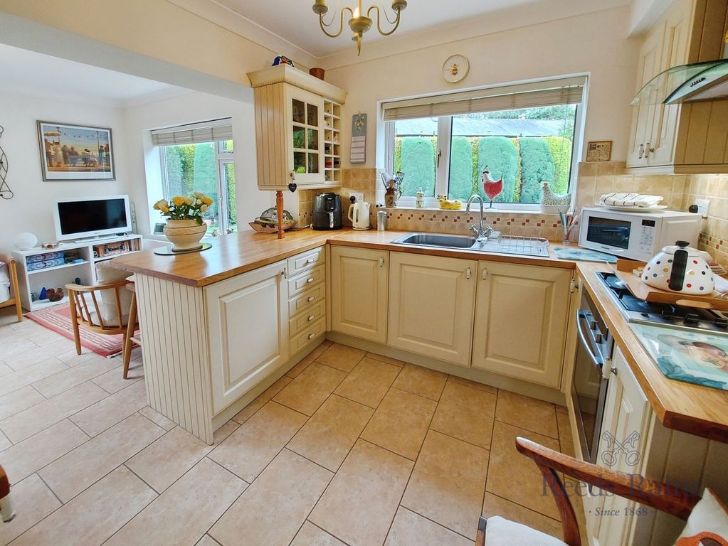 Property photo 2 of 26 Kitchen