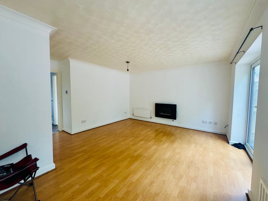 Property photo 3 of 11 Image