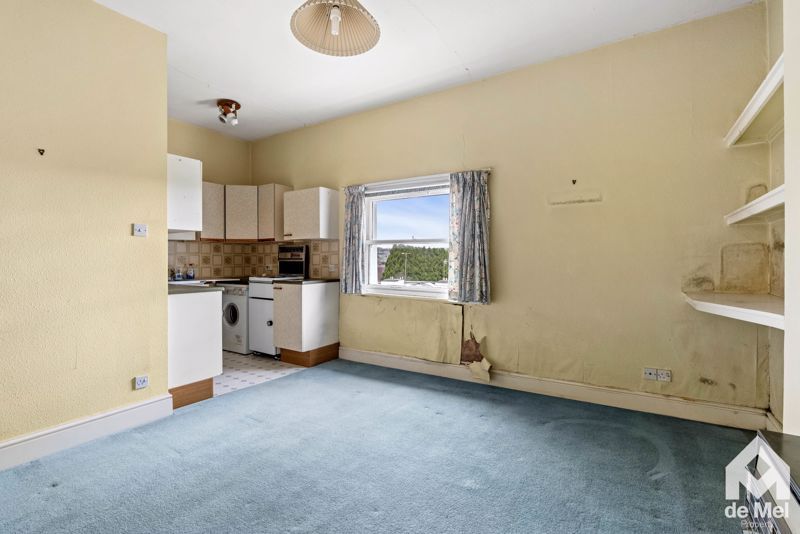 Property photo 3 of 10 Photo 3