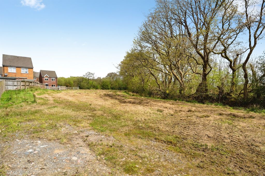 Property photo 3 of 34