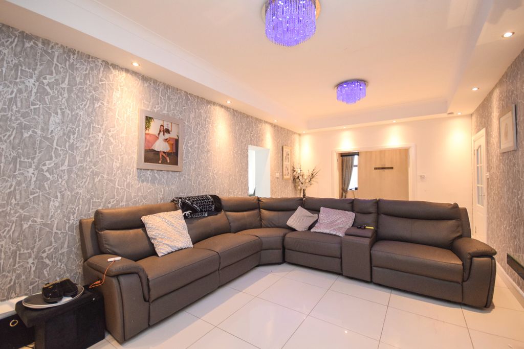 Property photo 3 of 30