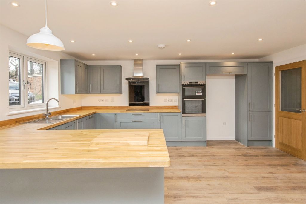 Property photo 3 of 26