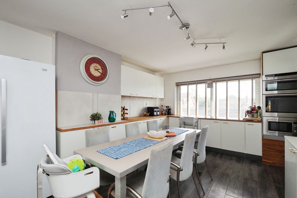Property photo 2 of 20 Pbox-Img.Jpg