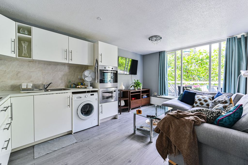 Property photo 1 of 8