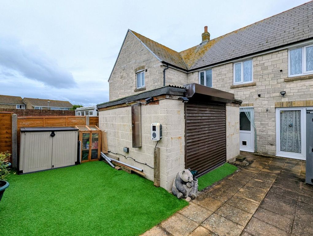 Property photo 3 of 16 Exterior