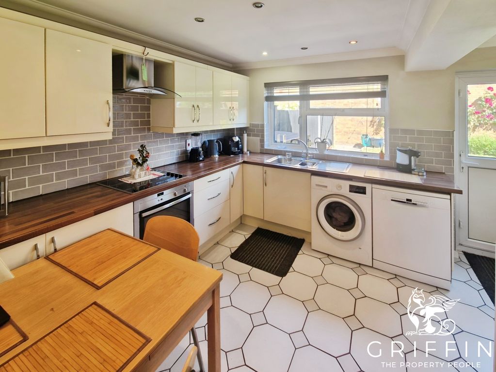 Property photo 2 of 23 Cf57782c20250523104810