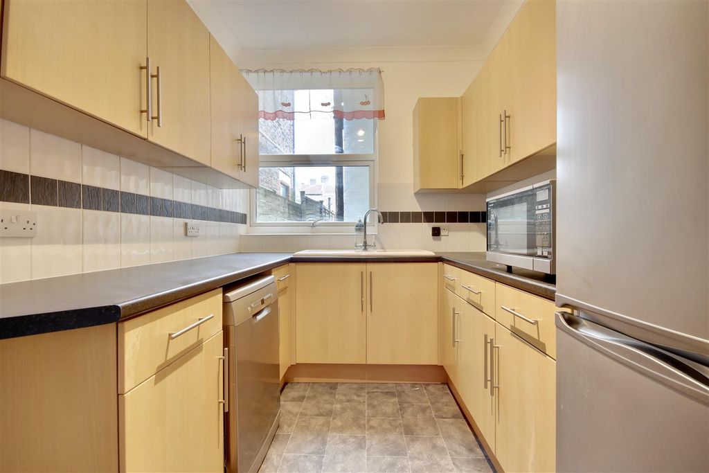 Property photo 2 of 11 2F1396A6-E366-4280-A7Df-89F004072Aec_1_201_A.Jpeg