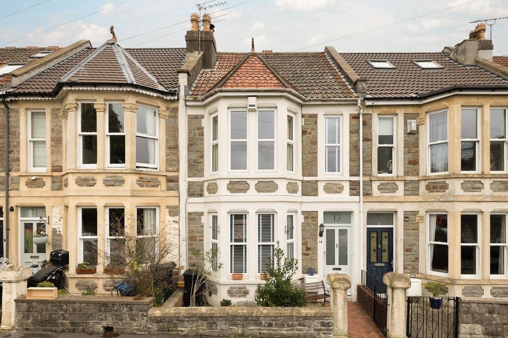 Property photo 2 of 41 Char8741.Jpg