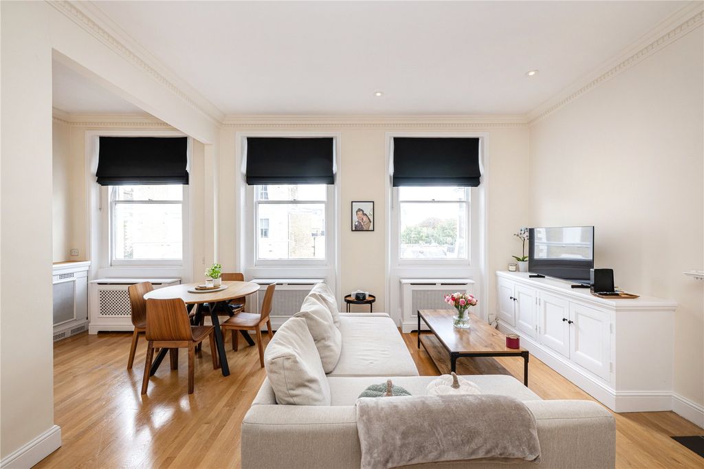 Property photo 1 of 11 Reception Room
