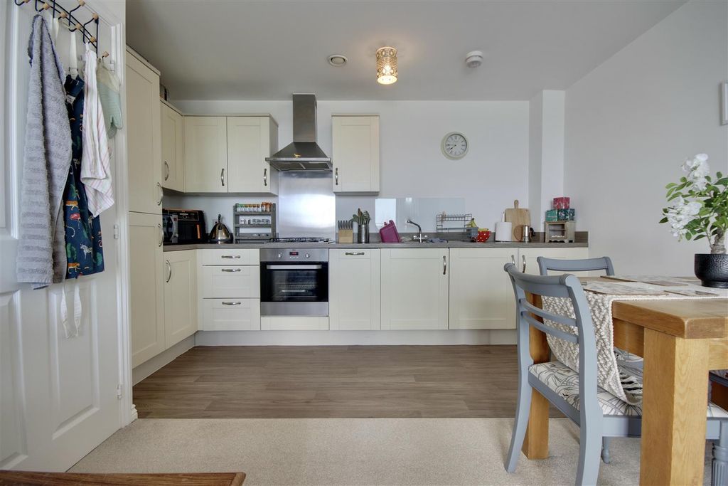 Property photo 2 of 9 1E831996-931A-481F-9241-D26842740D61_1_201_A.Jpeg