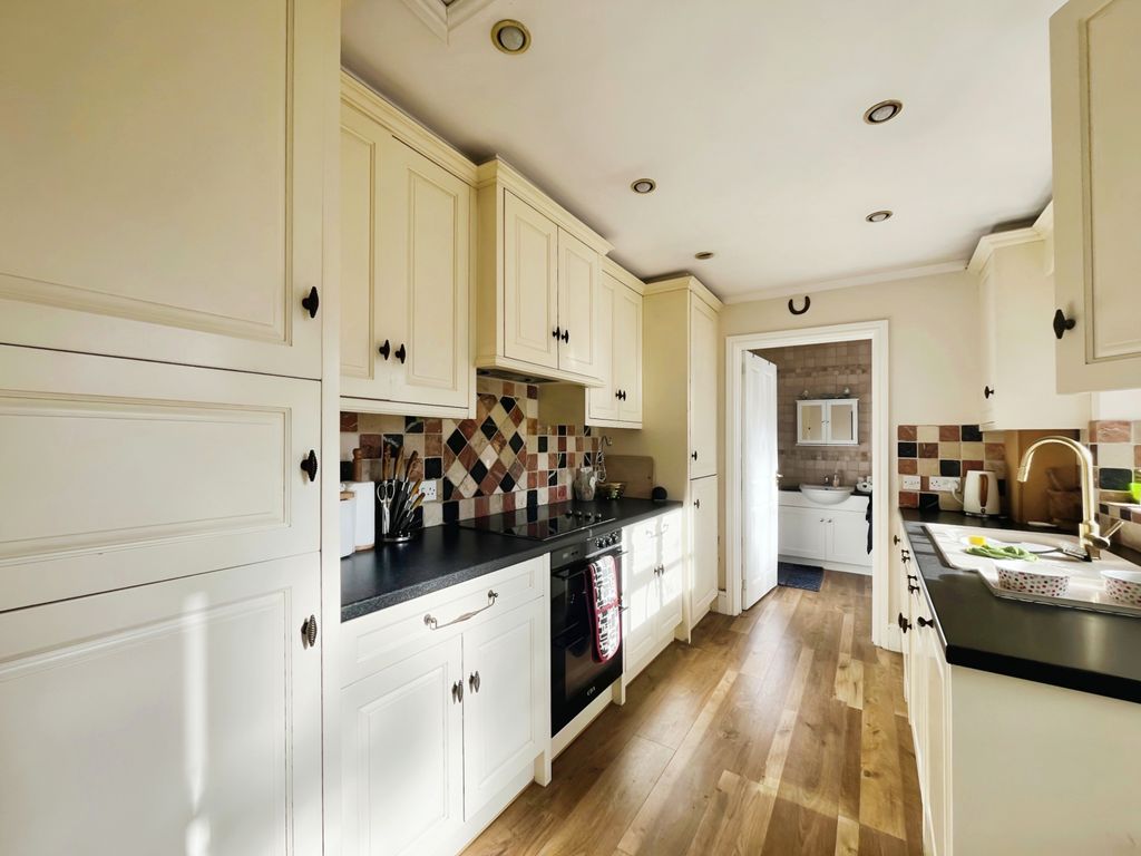 Property photo 3 of 16 Image