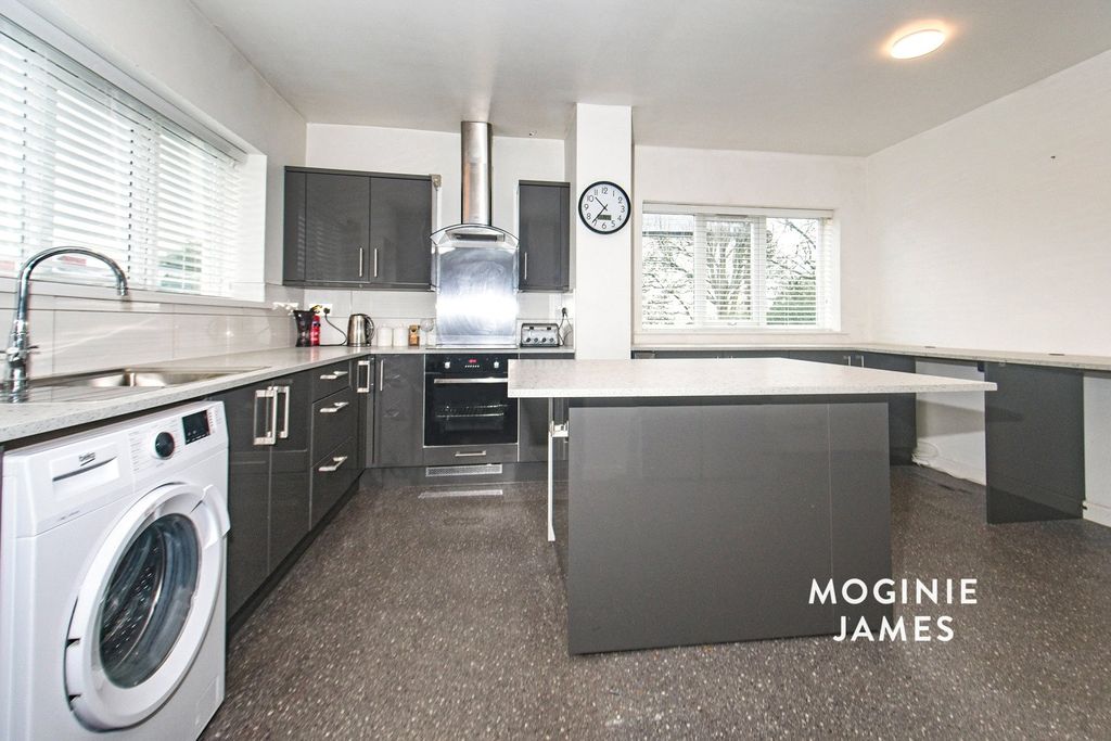 Property photo 3 of 15 Picture No. 03